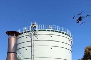 ドローンによる施設撮影風景
